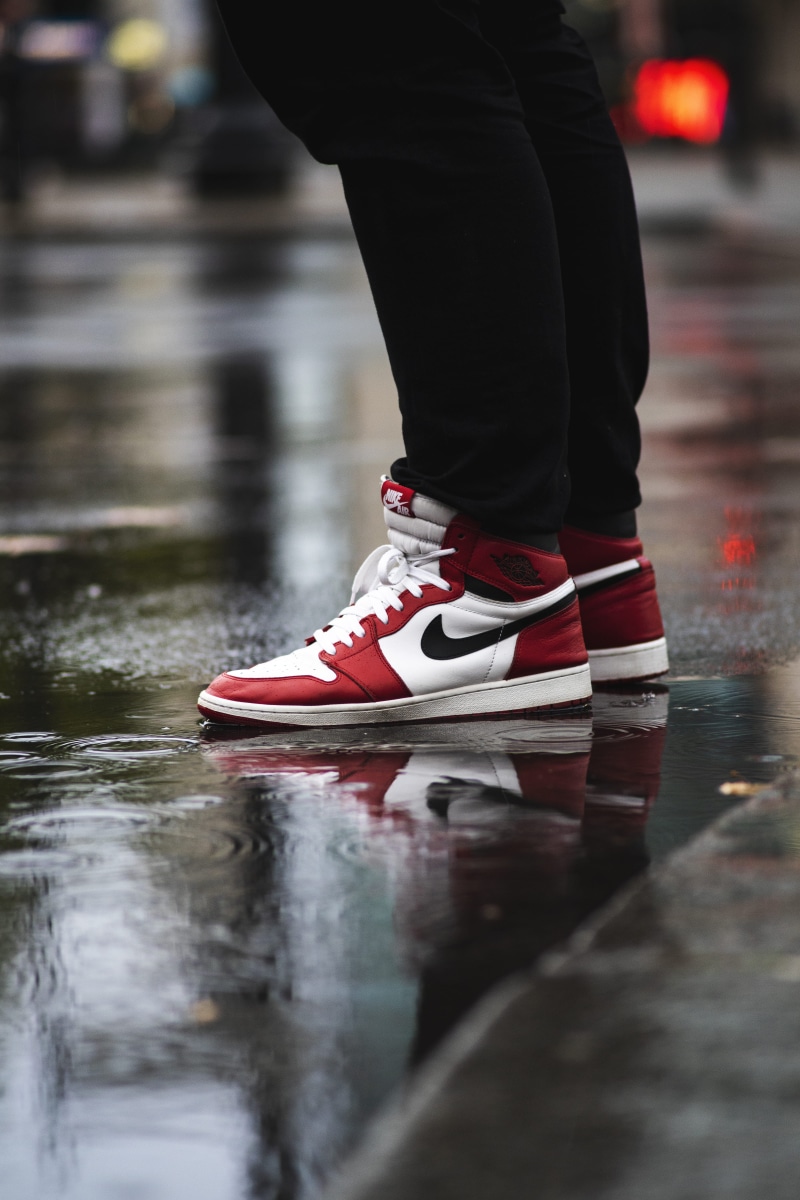 menswear, cold - Temperature, mens fashion, sports Training, air, exercising, jogging, chicago, rainy, detail, dark, snow, activity, females, water, city