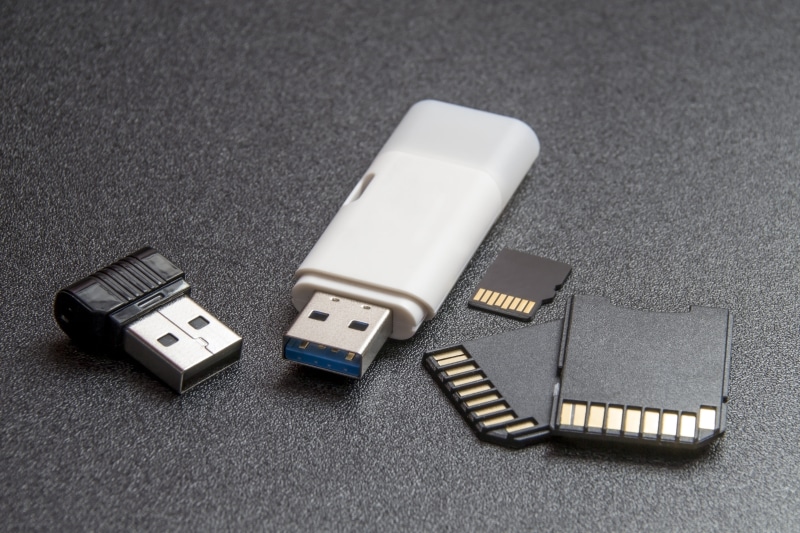 wireless technology, table, equipment photographer, cards, gray, isolated, connection, no people, memory card, computer equipment, safety, 4K, modern media