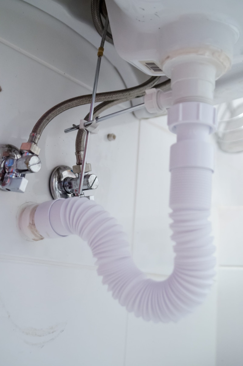fuel and power generation, sink, domestic bathroom, white color, bathroom, domestic room, electrical equipment, battery, 2K, metal, tools, fittings, pipe