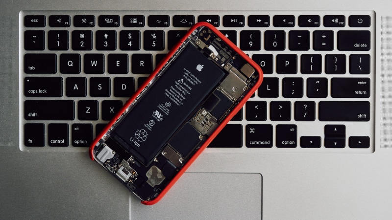 laptop, computer key, battery, no people, wireless technology, black color, circuit, computer keyboard, 2K, computer part, close-up, technology, computer equipment