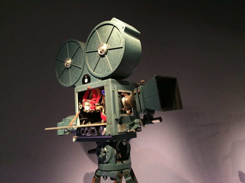 antique, nature, retro styled, lighting equipment, cinema, studio shot, 2K, low angle view, technology, light, indoors, green, gramophone, light fixture