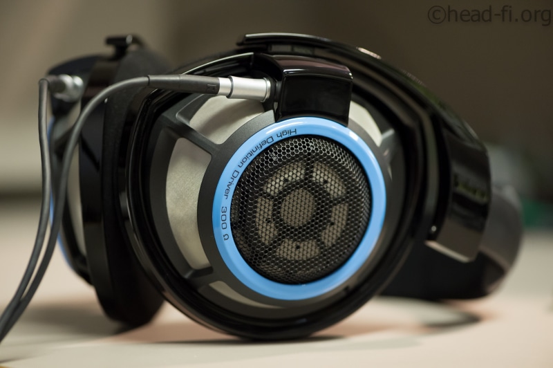 Sennheiser, lens - optical instrument, equipment, no people, indoors, black color, single object, Sennheiser HD 800 S, black, retro styled, headphones