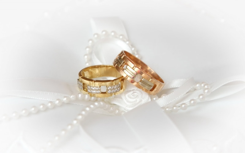 1080P, white, jewelry, married, gold, glamour, wedding Ring, celebration, backgrounds, diamond ring, event, bracelet, close-up, positive emotion, wealth