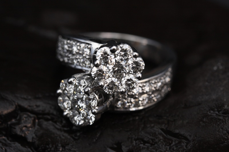 bridal, style, selective focus, design, photo, product photo, studio shot, black background, emerald, encrusted, marriage, engagement ring, womens, Diamond