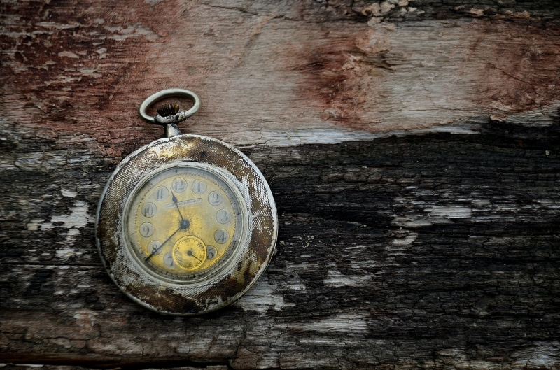 wood - Material, style, close-up, old-fashioned, obsolete, pocket, clock Face, wall - building feature, surface, indoors, 4K, retro Styled, pocket Watch