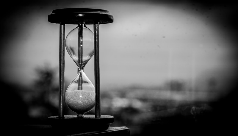 time wins, glass - material, transparent, spends time, antique, photo, old-fashioned, close-up, antique watch, day, scale, watches, gray scale, gray, timer