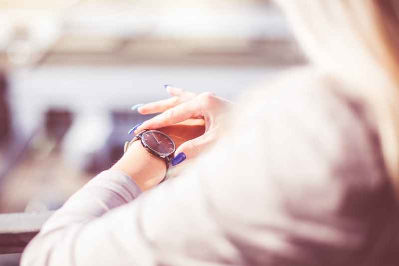 nail polish, glasses, one person, work, Checking, adult, working, jewelry, Time, focus on foreground, women, Fashion, only women, people, hand, nail, selective Focus