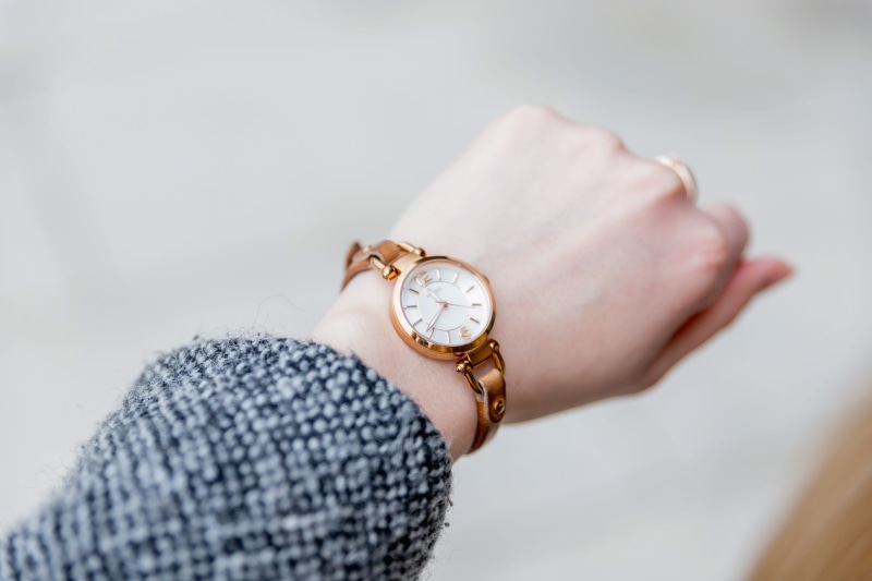 body part, adult, hand, human hand, woman, 5K, close-up, wristwatch, finger, watch, instrument of time, one person, indoors, wealth, luxury, business