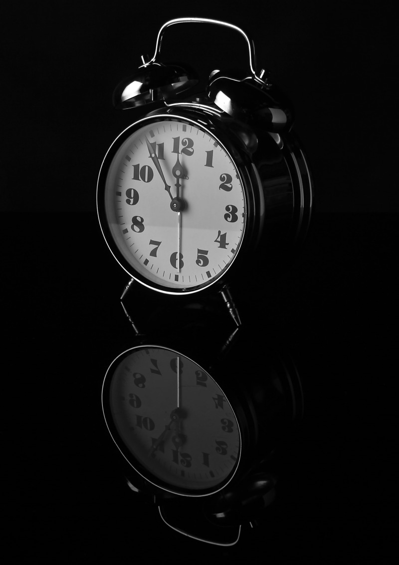 time, Analogue, studio shot, timer, dial, single object, alarm, alarm clock, classic, black and-white, clock, 2K, numbers, circle, indoors, accuracy, instrument of time
