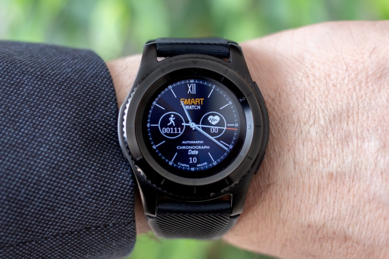 focus on foreground, style, heart rate monitor, technology, body part, clock shield, wristwatch, wrist, sport, close-up, hand, pedometer, human limb, measurement of time