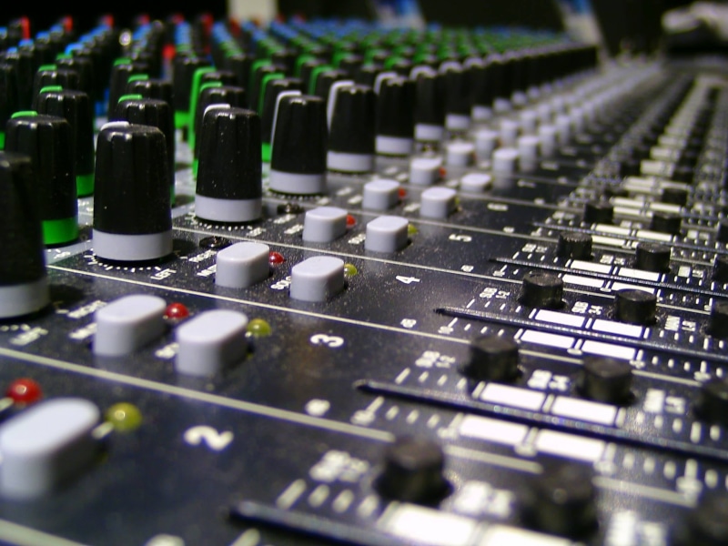 complexity, mixing, industry, audio, in a row, no people, black, selective focus, indoors, audio electronics, mixer, volume, close-up, 1080P, volume - Fluid Capacity