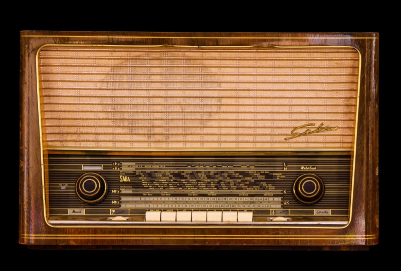 analog, wood - material, dirty, listen, radio, broadcasting, listening, retro, old, audio equipment, global communications, tube radio, 4K, noise, receiver