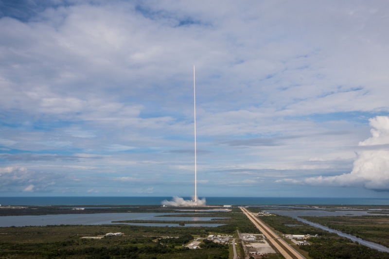 nature, smoke, horizon over water, long exposure, direction, clouds, rocket, beauty in nature, transportation, sea, environment, 2K, no people, outdoors