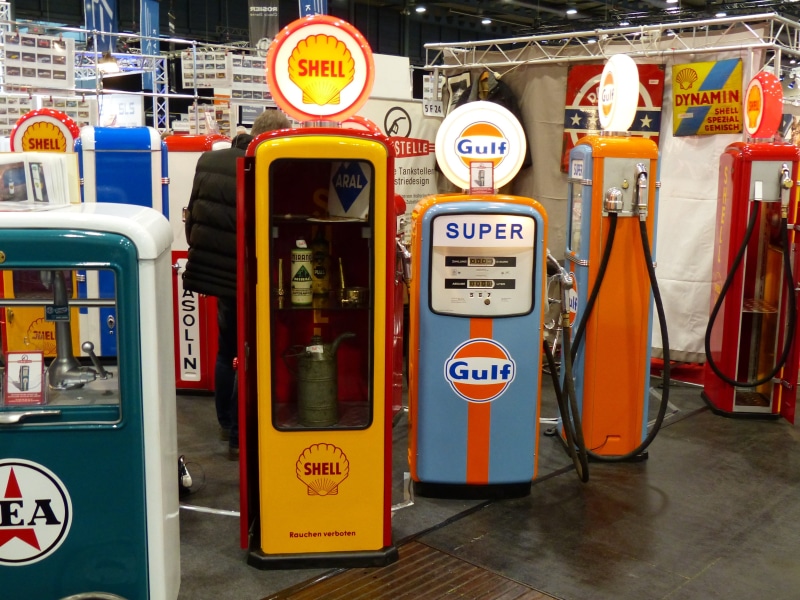 illuminated, convenience, gas, 4K, gas station, fuel, transportation, technology, refueling, text, western script, petrol stations, architecture, no people