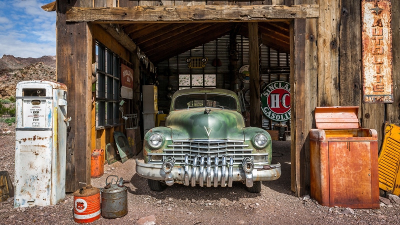 classic car, 4K, vintage car, antique car, gas station