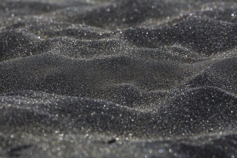 full frame, selective focus, blurred, sunlight, no people, sea, depth, water, background, blur, nature, 5K, macro, abstract, beach, detail, black, outdoors