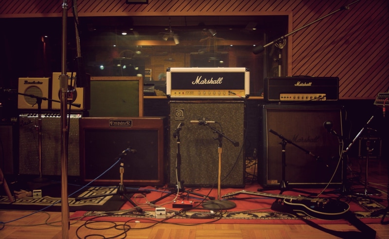 guitar, audio equipment, technology, recording studio, color, microphone stand, 2K, connection, communication, indoors, stage, Music, cable, rock music