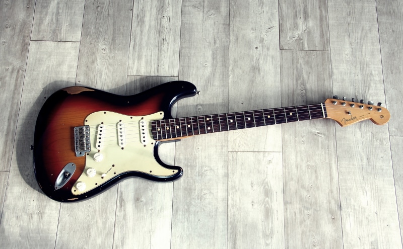 studio shot, still life, musicians, floor, fender, musical Instrument, wind instrument, single object, instrument, musical instrument string, arts culture and entertainment