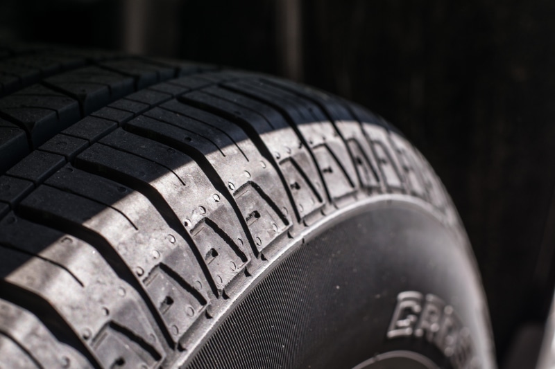 suv, race, shiny, line, nut, background, vehicle, curve, stability, auto tires, handling, many, unused, rubber, trace, abstract, repair, winter, land vehicle