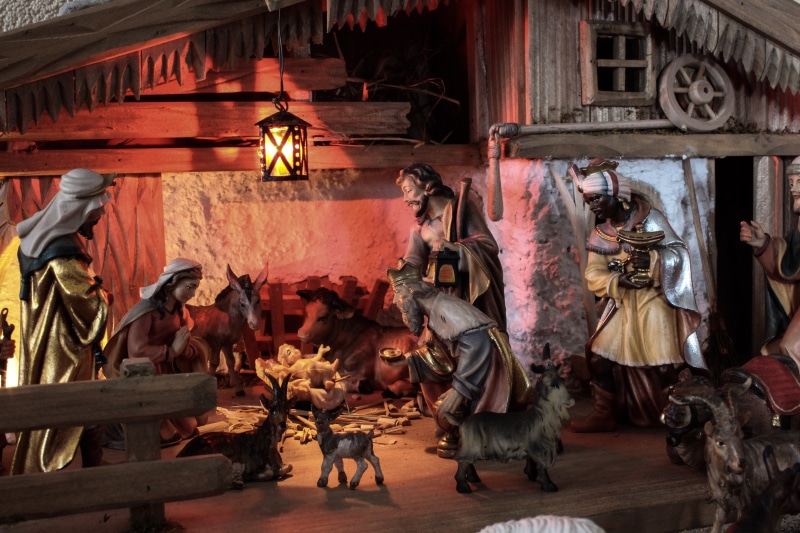 crib, father christmas, nativity scene, group of people, clothing, jesus, nativity, christ child, figurine, santon, crowd, christmas eve, women, livestock