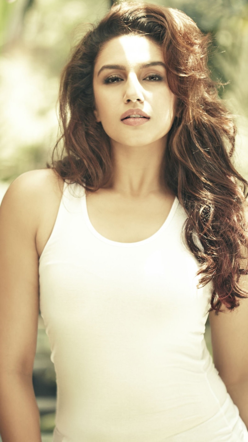 women, huma, long hair, beauty, s, hair, portrait, tank, front view, fashion, qureshi, 1080P, adolescence, Female Celebrities, teenager, 2015, actress