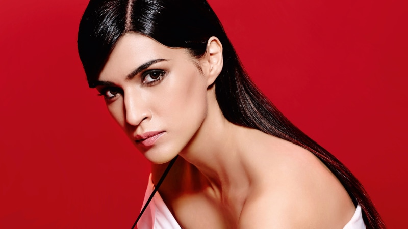 2K, Kriti, Sanon, India, MAXIM