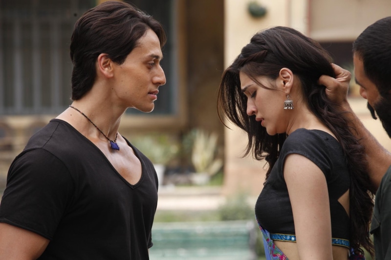 1080P, model, sanon, babe, kriti, actress, bollywood