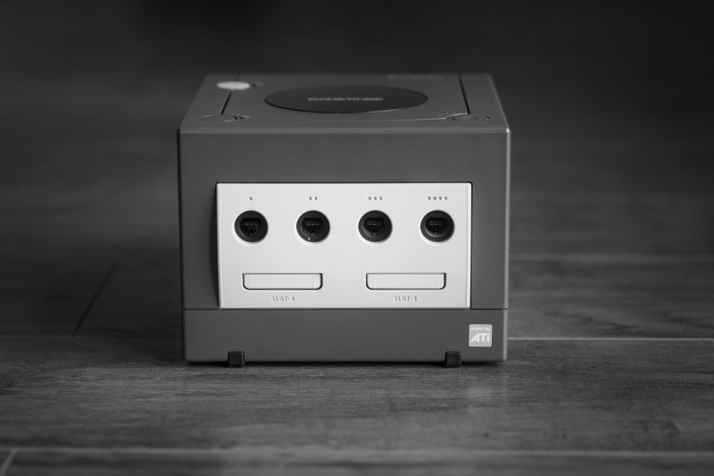 music, 5K, connection, single Object, white, no people, close-up, equipment, electrical equipment, black, technology, push button, nintendo, photography