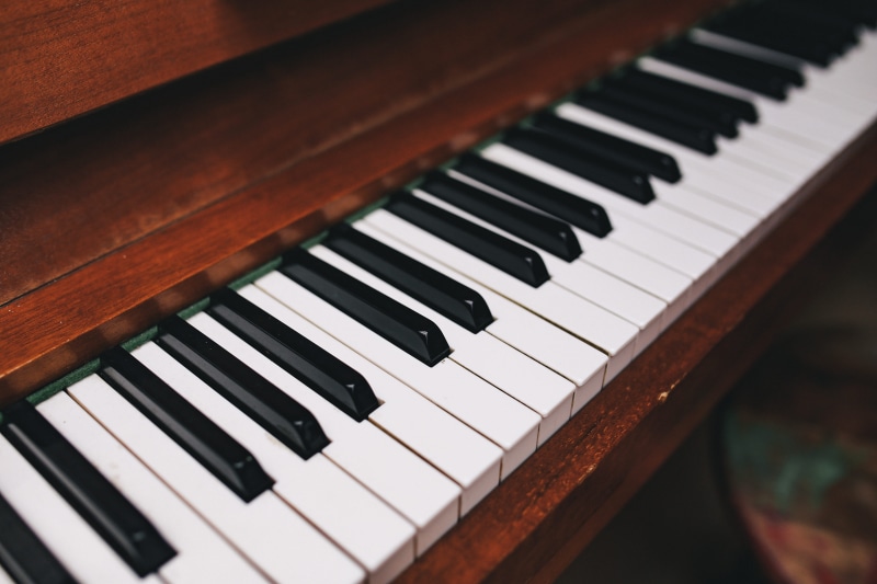 keyboard, music, sound, skill, piano, old, playing, performance, close-up, black color, musical Instrument, arts And Entertainment, musical, white color