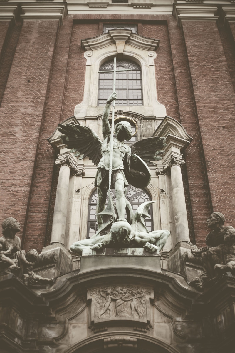 day, architecture, the past, ornate, st, spirituality, low angle view, built structure, 5K, craft, carving, no people, architectural column, religion