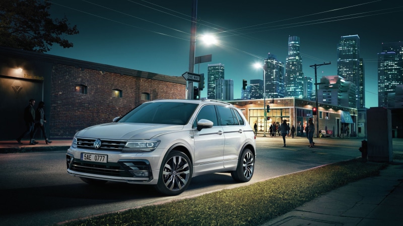 x, tiguan, Volkswagen Tiguan, px, Cityscape, 2560x1440 px, nature, flowers, STREET, hd, VolksWagen, car, night, r, 2K, art, Line