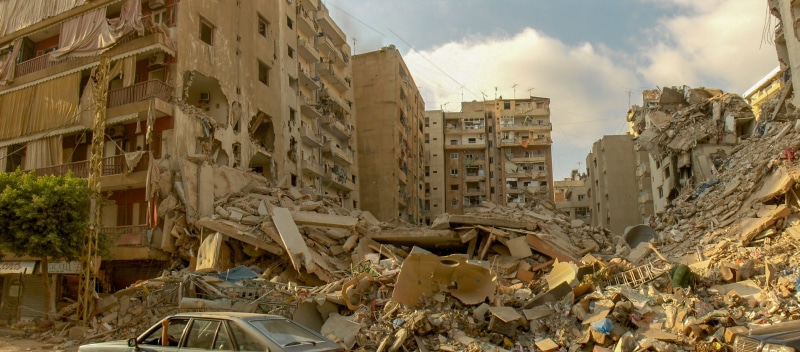 israel war, building exterior, demolished building, architecture, archaeology, built structure, ruined, crowd, 4K, outdoors, war, demolished, sunlight