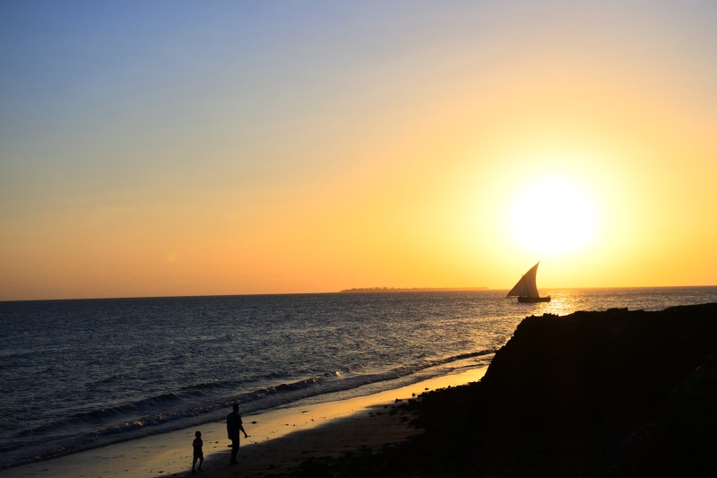 water, orange color, one person, summer, 5K, himmel, sea, silhouette, horizon over water, beauty in nature, idyllic, tides, scenics - nature, tranquility