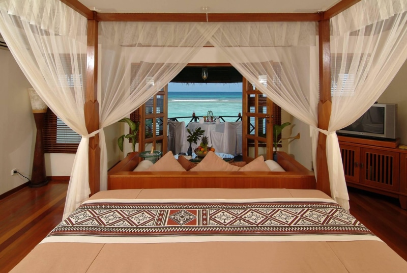 kanuhura, island, lagoon, tropical, water, reef, inside, ocean, paradise, suite, 1080P, bungalow, maldives, coral, resort