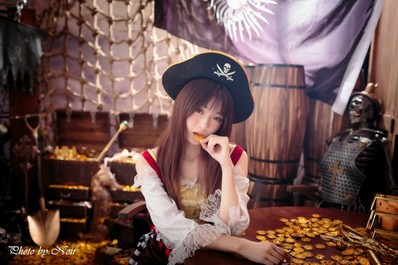 fishnets, gold, skeleton, model, females, innocence, barrels, clothing, girls, holding, hairstyle, brunette, real people, child, Asian, portrait, cosplay