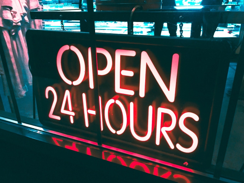 communication, close-up, western script, guidance, information sign, sign, night, neon sign, 2K, retail, open sign, nightlife, store, lighting equipment