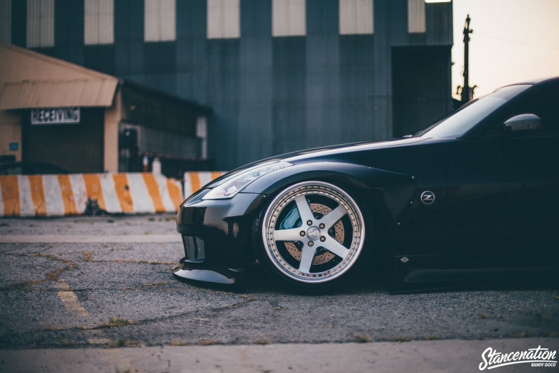 Japanese cars, transportation, wheel, land vehicle, street, car, day, JDM, built structure, stationary, no people, camber, Nissan, city, Nissan 350Z, garage