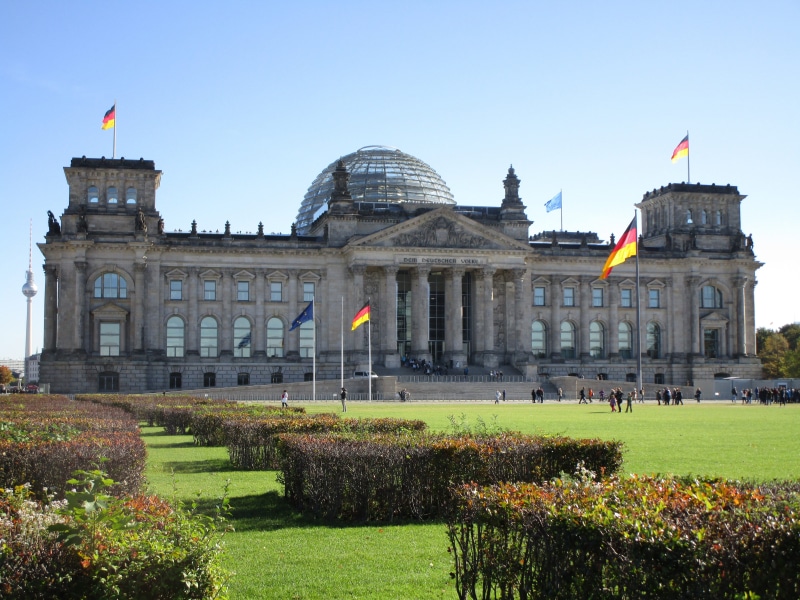window, museum, policy, glass roof, reichstag building, building, plant, bundestag, travel, construction, incidental people, government, clear sky, germany