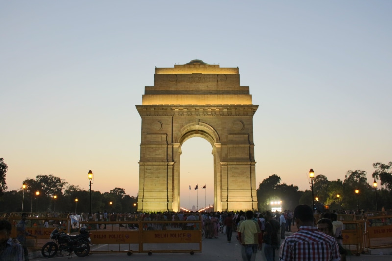 building exterior, sky, arch, incidental people, clear sky, abendstimmung, city, nature, triumphal arch, the past, india, memorial, new delhi, architecture