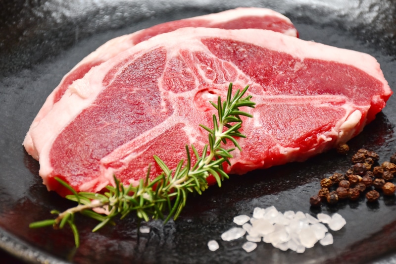 rosemary, raw, beef, still life, red meat, no people, lamb t-bone steak, herb, lamb - meat, wellbeing, bone, 5K, ingredient, healthy eating, slice, freshness