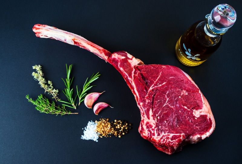 freshness, steak, alcohol, food, 5K, no people, delicious, glass, beef, meat, close-up, barbecue, studio shot, food and drink, refreshment, spice, ingredient