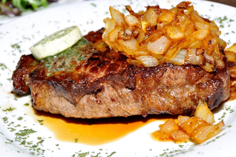food and drink, beef steak, steak, lunch, ready-to-eat, grilled, freshness, dinner, healthy eating, meal, dine, serving size, crockery, tray, crispy, still life