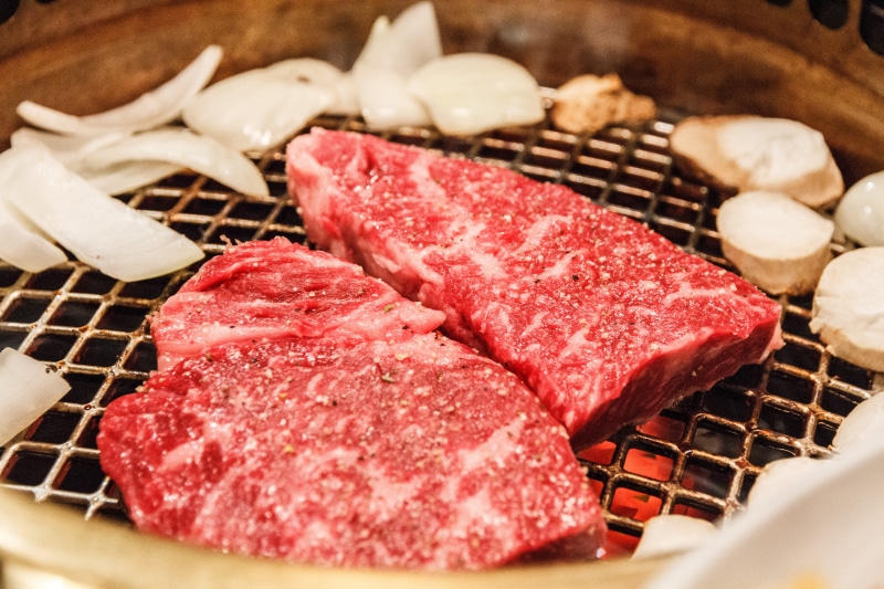 unhealthy eating, grill, barbecue, steak, food and drink, snack, wagyu, preparation, metal, barbecue grill, no people, preparing food, still life, 5K