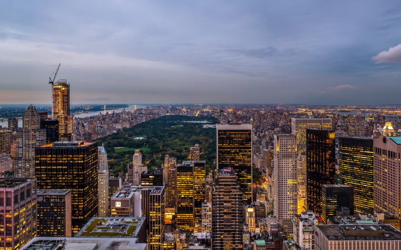 skyscraper, outdoors, newyorkcity, spire, nature, architecture, rockefellercenter, residential district, park, modern, skyline, landmarks, financial district