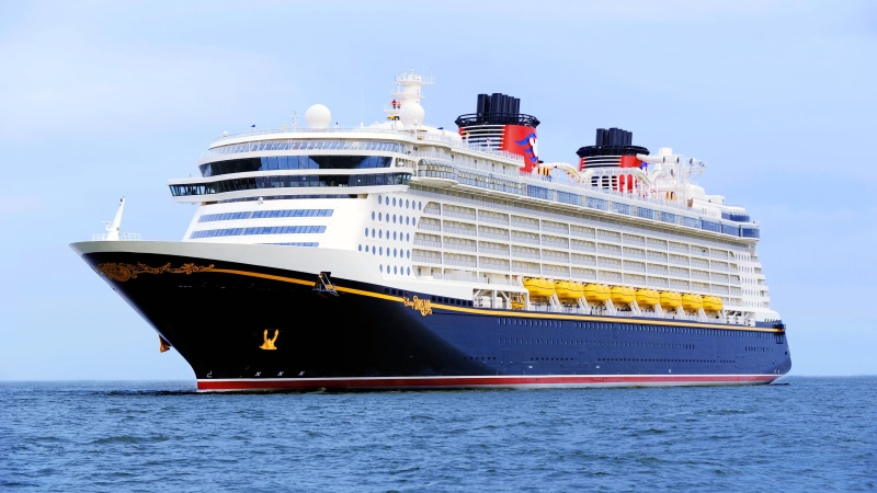 business, ocean liner, day, ship, passenger craft, motion, sky, mode of transportation, cruise, ferry, anchored, outdoors, passenger ship, cruise ship