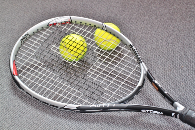 ball, frame, Sports, strom, no people, surface, tennis net, yellow, balls, Tennis Racket, play tennis, playing, racket, racket sport, close-up, tennis ball