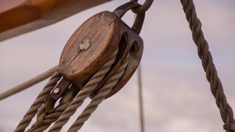 wooden post, maritime, day, cable, wooden, outdoors, ship, steel cable, nature, rusty, winch, technology, wood - material, strength, hoist, equipment, pulley