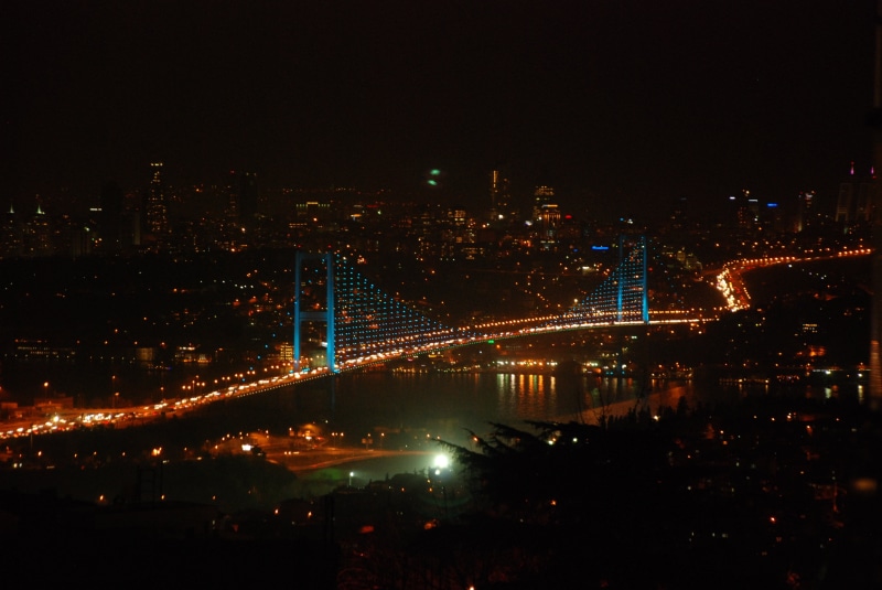 outdoors, night, 4K, cityscape, high angle view, martyrs bridge in july, building exterior, city life, transportation, modern, travel destinations, light