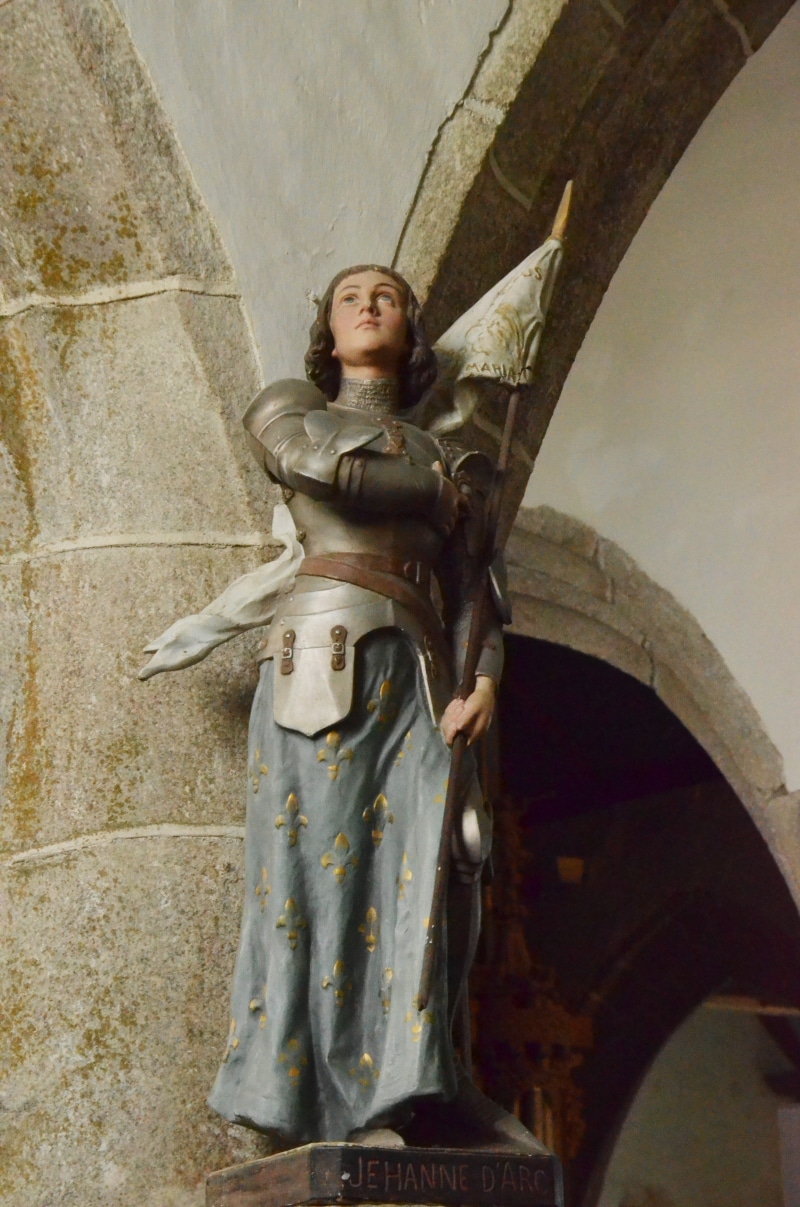 religion, art and craft, the past, image, female likeness, representation, history, angel, standing, low angle view, statue, creativity, architecture, faith