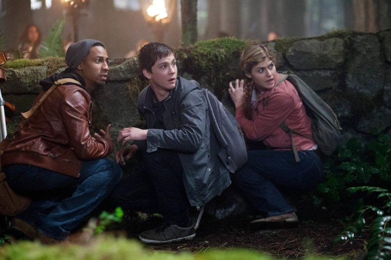 women, plant, people, teenager, Alexandra Daddario, adolescence, adult, friendship, tree, leisure activity, sitting, jeans, young women, 1080P, men, Logan Lerman